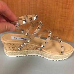 🤎Steve madden tan studded espadrille sanda…